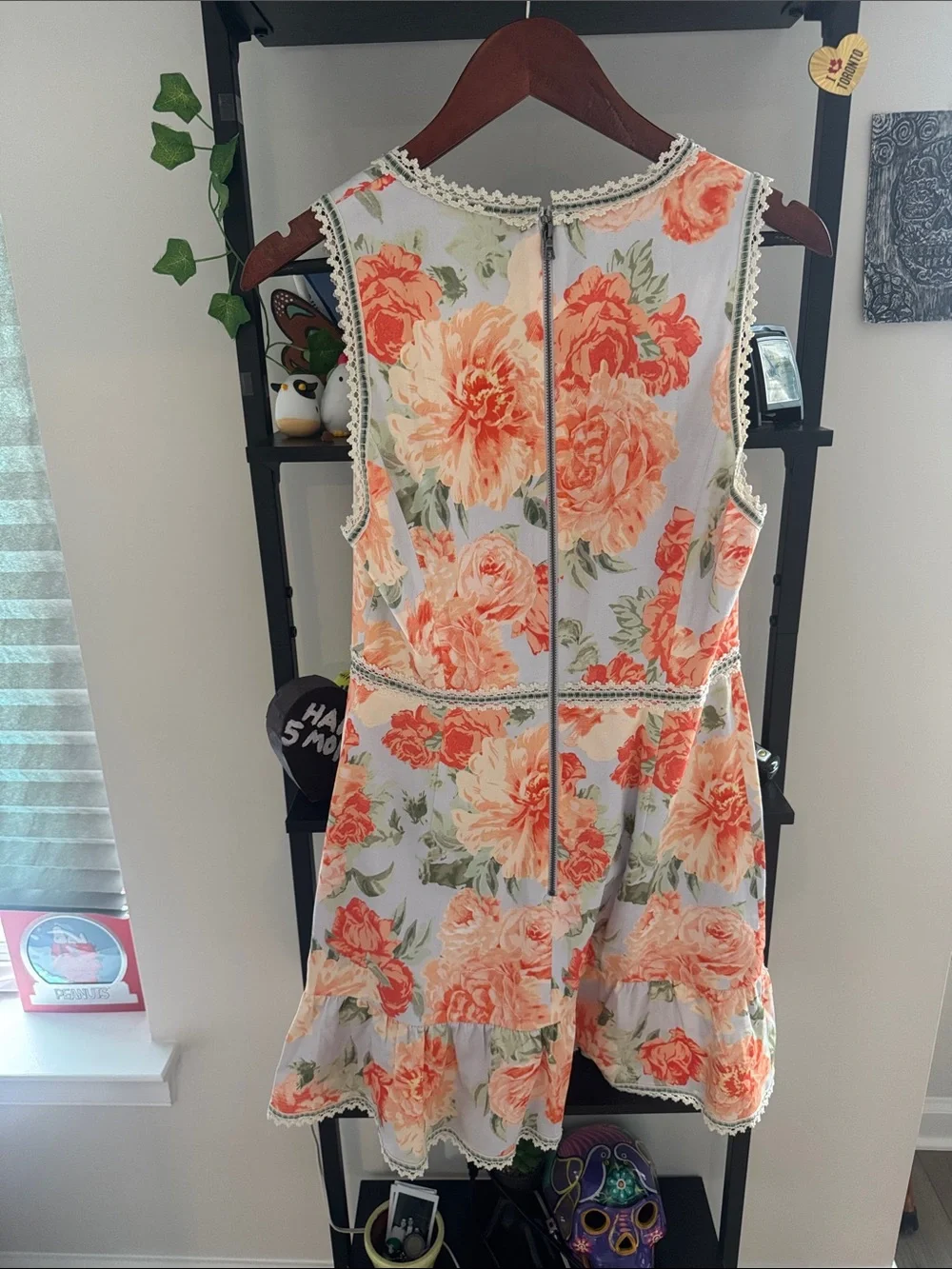 Alice + Olivia Floral V-Neck Ruffle Hem Dress in Coral and Green - Picture 6 of 6